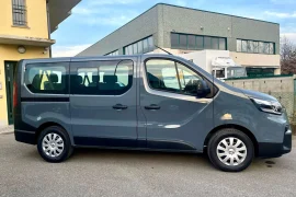 pulmino-9-posti-esterno